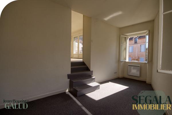 Carmaux (81400) Hyper-centre. Terrasse. Trois chambres.