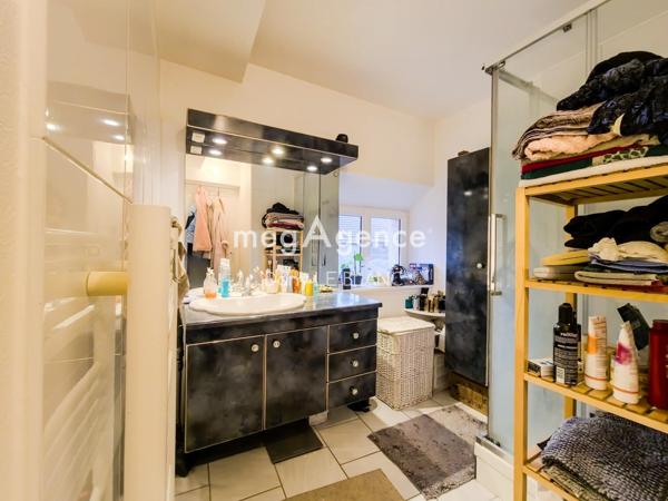 Immeuble à Jouy, 28300 - 265m²