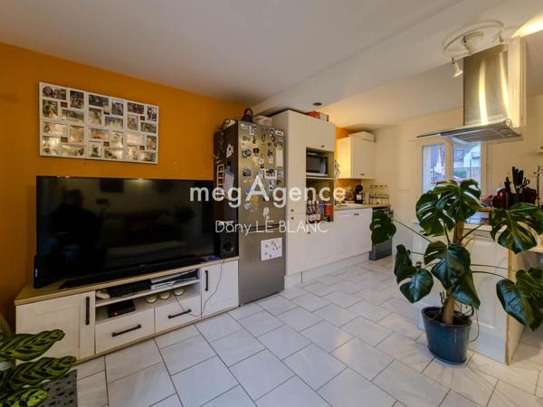 Immeuble à Jouy, 28300 - 265m²