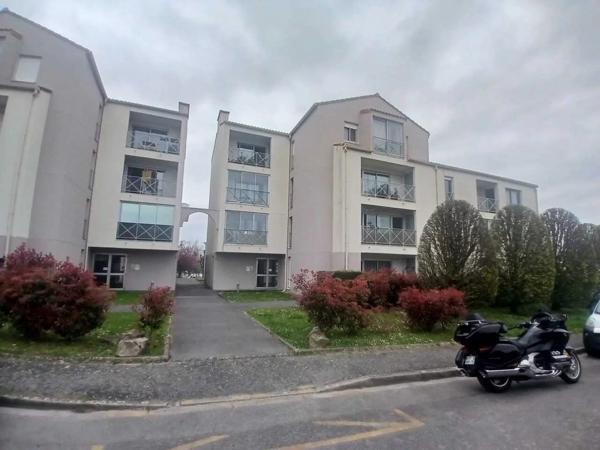 Vente                                                      Appartement
                        
                     3 pièces                      74 m2                     à Saint-Sébastien-sur-Loire