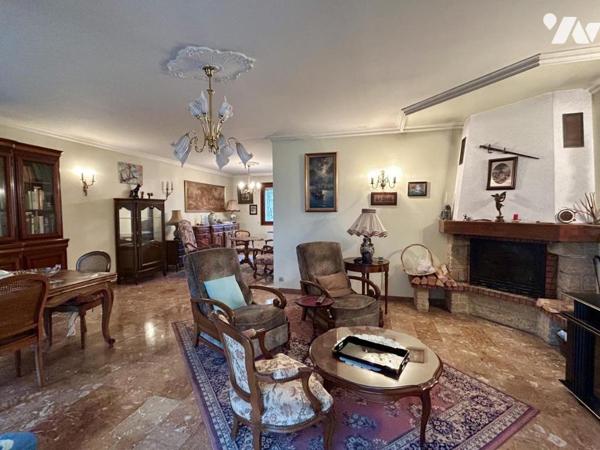 Maison de 126 m² + appartement de 48m2  - Terrain 586 m²