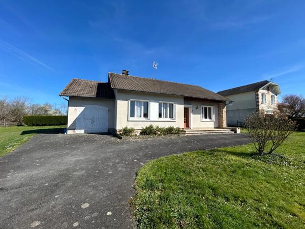 Maison de plain-pied située à Chateauponsac (87290), implantée sur un terrain de 2180m² clos.