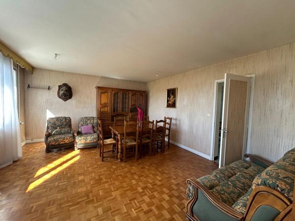 Maison de plain-pied située à Chateauponsac (87290), implantée sur un terrain de 2180m² clos.