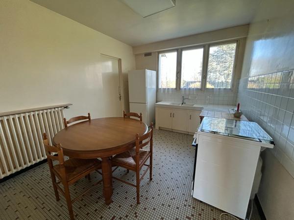 Maison de plain-pied située à Chateauponsac (87290), implantée sur un terrain de 2180m² clos.