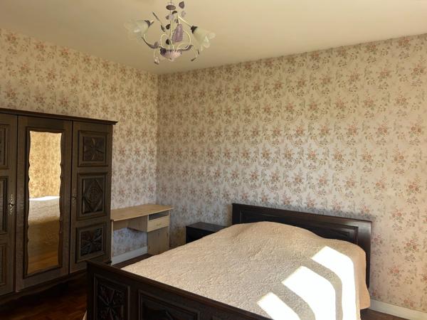 Maison de plain-pied située à Chateauponsac (87290), implantée sur un terrain de 2180m² clos.