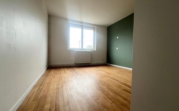 Maison à louer    5 pièces • 136 m2 Juillan