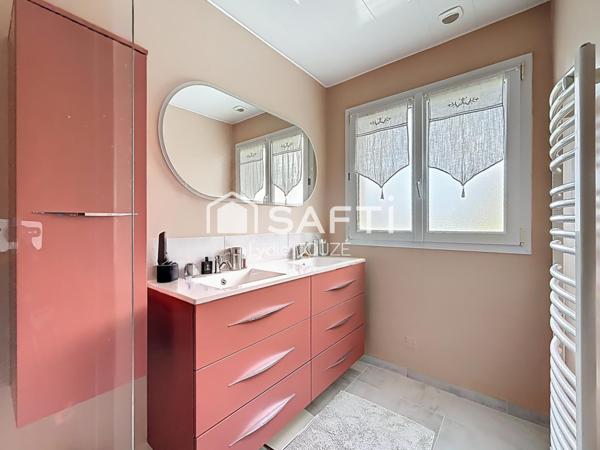 Pavillon aux finitions de qualité, 4 chambres