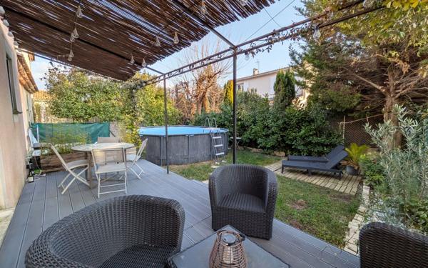 Maison à vendre    4 pièces •  Entraigues-sur-la-Sorgue