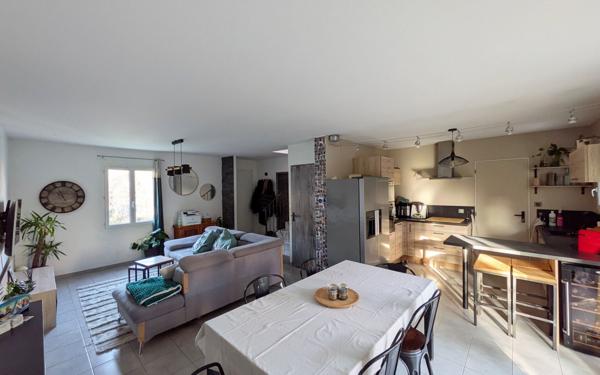 Maison à vendre    4 pièces •  Entraigues-sur-la-Sorgue