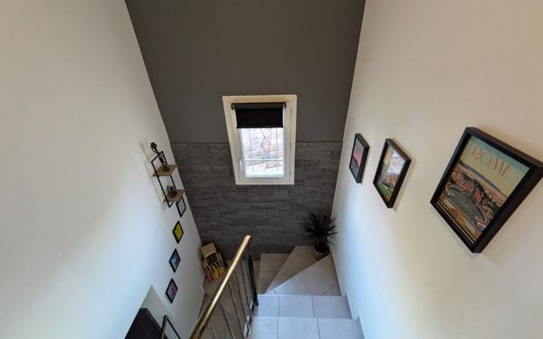 Maison à vendre    4 pièces •  Entraigues-sur-la-Sorgue