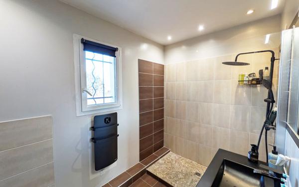 Maison à vendre    4 pièces •  Entraigues-sur-la-Sorgue