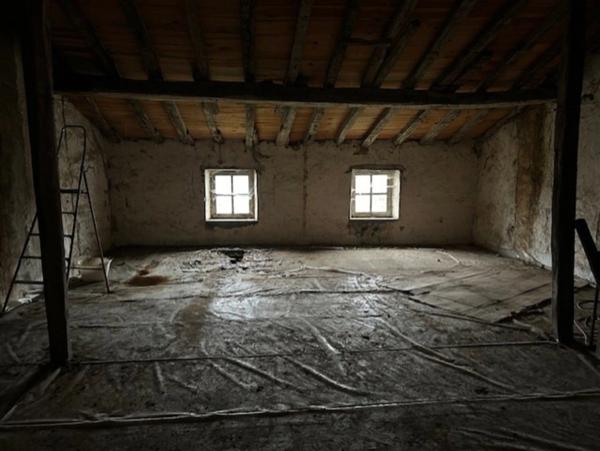 ENSEMBLE IMMOBILIER CENTRE BOURG, POSSIBILITÉS DE 3 LOGEMENTS !!