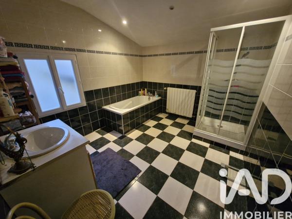 Maison à vendre 5 pièces 189 m² Saint-Savinien
