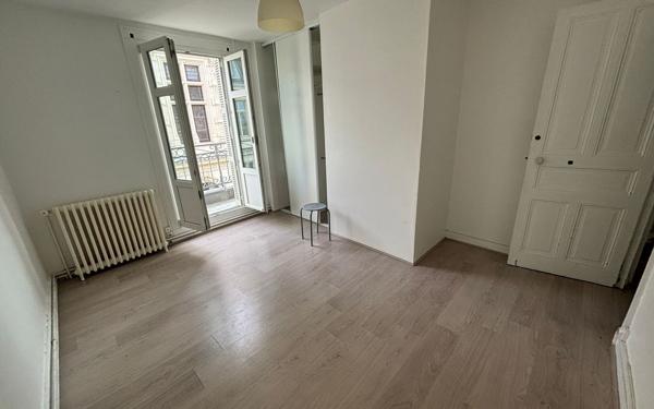 Appartement à vendre    3 pièces • 65,76 m2 Poitiers