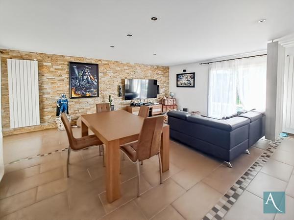 Maison Plain-Pied à Saint Germain Les Arpajon 5 pièces, 3 chambres