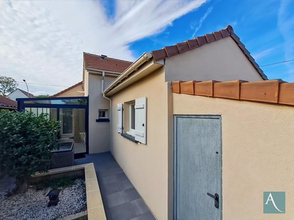 Maison Plain-Pied à Saint Germain Les Arpajon 5 pièces, 3 chambres