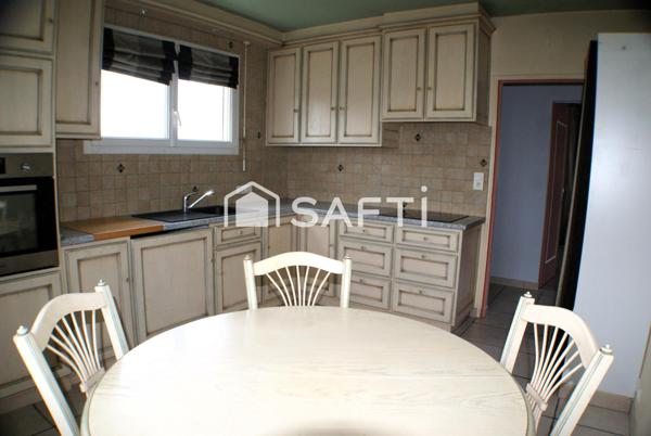 MAISON 5 CHAMBRES GARAGE, BALCON ET COUR DIVISIBLE