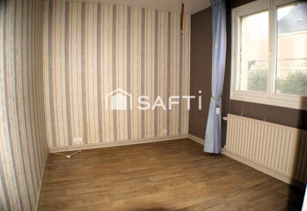 MAISON 5 CHAMBRES GARAGE, BALCON ET COUR DIVISIBLE