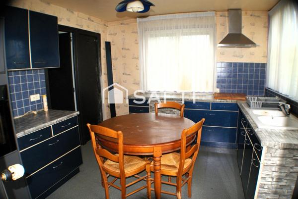 MAISON 5 CHAMBRES GARAGE, BALCON ET COUR DIVISIBLE