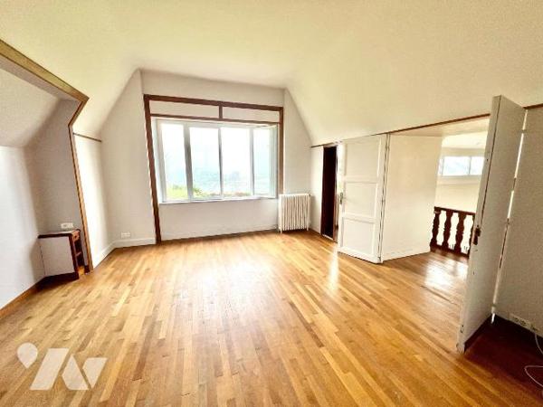 Maison / vue mer / Saint Briac / emplacement exceptionnel

Syste&#768;me de vente interactive...