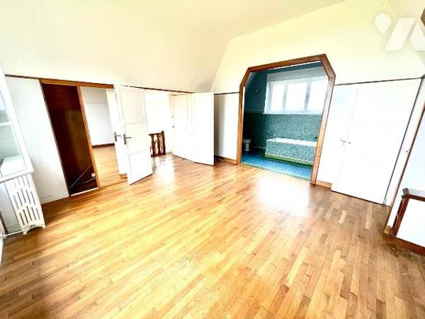 Maison / vue mer / Saint Briac / emplacement exceptionnel

Syste&#768;me de vente interactive...