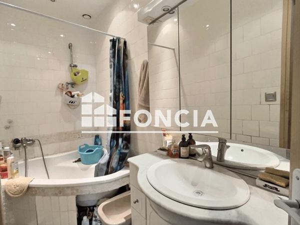 À vendre Immeuble 174 m² - Le Chambon-feugerolles 42500