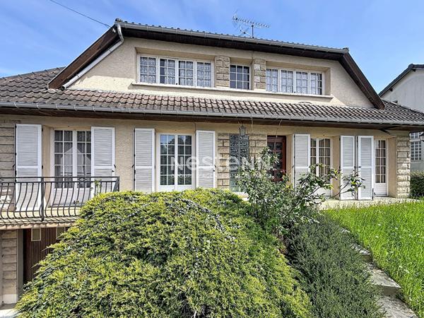 Maison Domont 7 Pièces principales - 5 Chambres et sous-sol total - confort plain pied