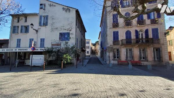 A VENDRE COLLOBRIERES (VAR) - 83610 - MAISON DE VILLAGE 128 M2 COMPOSEE DE 3 APPARTEMENTS + CAV...