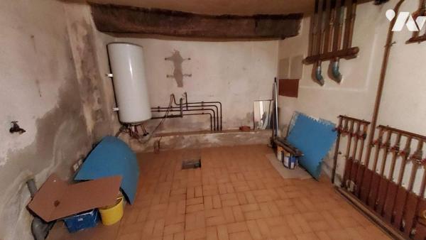 A VENDRE COLLOBRIERES (VAR) - 83610 - MAISON DE VILLAGE 128 M2 COMPOSEE DE 3 APPARTEMENTS + CAV...