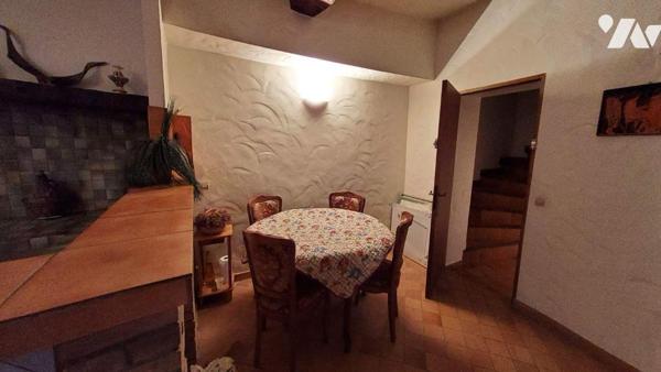 A VENDRE COLLOBRIERES (VAR) - 83610 - MAISON DE VILLAGE 128 M2 COMPOSEE DE 3 APPARTEMENTS + CAV...
