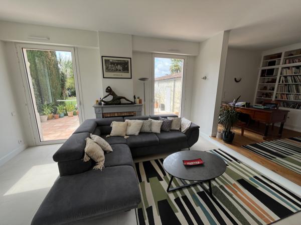 Maison  10 pièce(s)  5 chambre(s)  281 m²