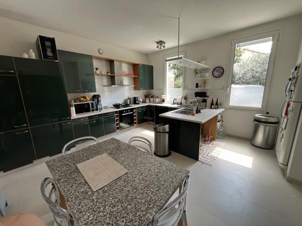 Maison  10 pièce(s)  5 chambre(s)  281 m²