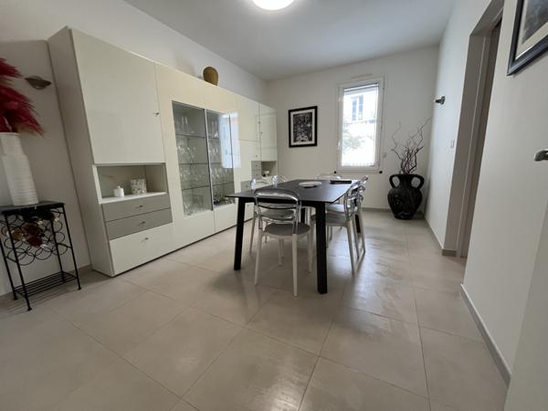 Maison  10 pièce(s)  5 chambre(s)  281 m²