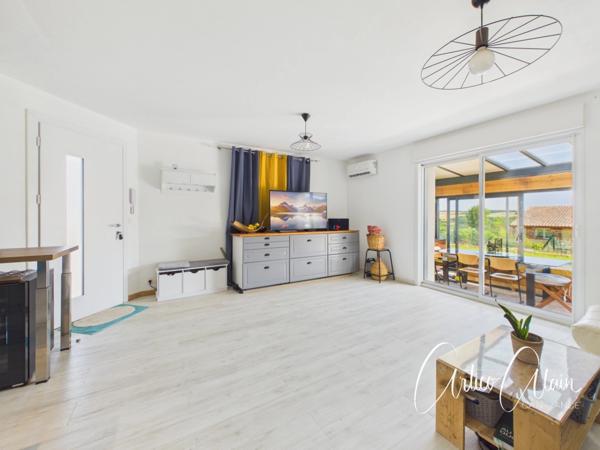 Maison de plain-pied avec piscine et vue sur la Montagne Noire