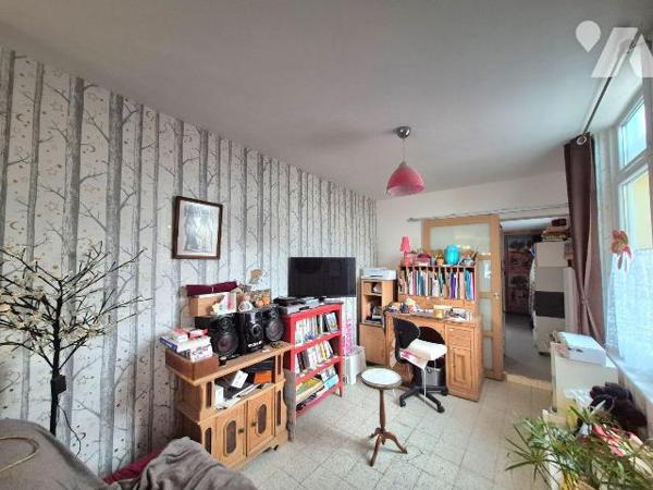 Uniquement chez votre Notaire !

Plain pied au centre ville de Merville, vous pourrez profite...