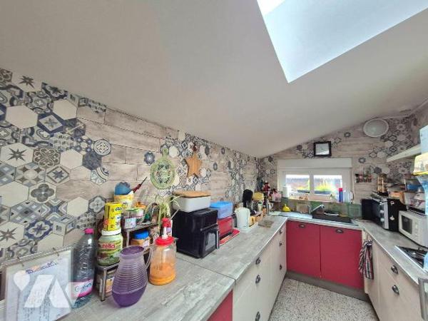 Uniquement chez votre Notaire !

Plain pied au centre ville de Merville, vous pourrez profite...