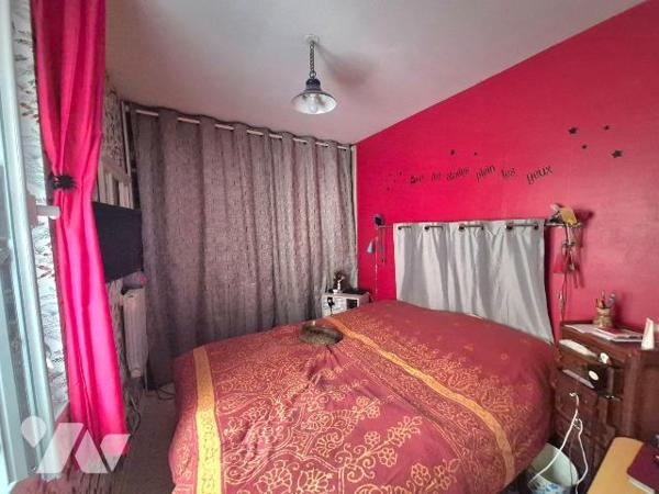 Uniquement chez votre Notaire !

Plain pied au centre ville de Merville, vous pourrez profite...