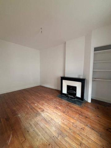 F2 PROCHE CENTRE VILLE