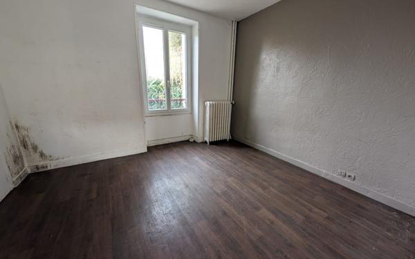 Immeuble à vendre    10 pièces • 162 m2 Ris-Orangis