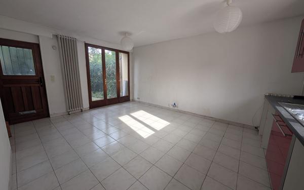 Immeuble à vendre    10 pièces • 162 m2 Ris-Orangis