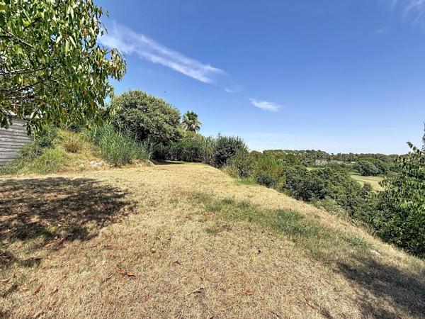 JUVIGNAC : FONTCAUDE – VILLA CONTEMPORAINE EN BOIS AVEC PISCINE ET VUE PANORAMIQUE SUR LE GOLF