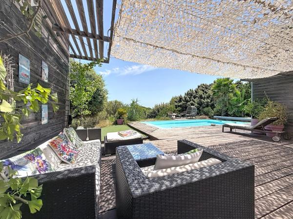 JUVIGNAC : FONTCAUDE – VILLA CONTEMPORAINE EN BOIS AVEC PISCINE ET VUE PANORAMIQUE SUR LE GOLF