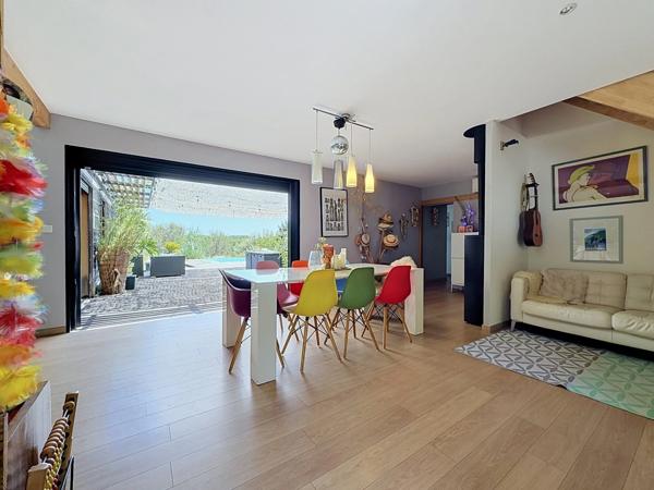 JUVIGNAC : FONTCAUDE – VILLA CONTEMPORAINE EN BOIS AVEC PISCINE ET VUE PANORAMIQUE SUR LE GOLF
