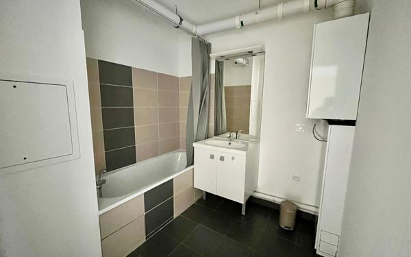 Appartement à louer    1 pièce • 23,75 m2 Vénissieux