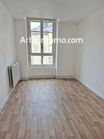 Location                                                      Appartement
                        
                     4 pièces                      97 m2                     à Saint-Forgeux