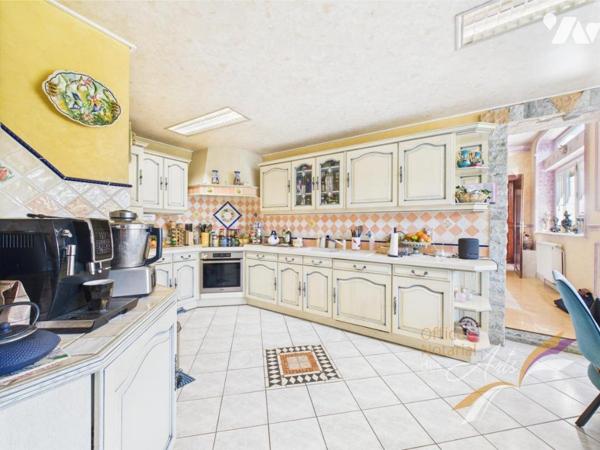 Maison avec cachet de  164 m² – Rue paisible, proche de tout