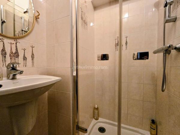 Vente                                                      Maison
                        
                     8 pièces                      260 m2                     à Santeny