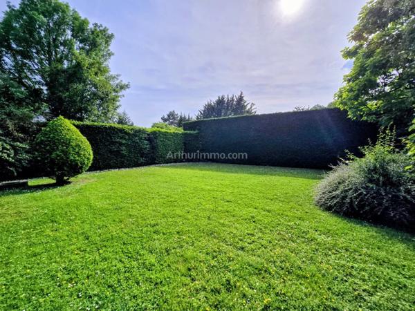Vente                                                      Maison
                        
                     8 pièces                      260 m2                     à Santeny