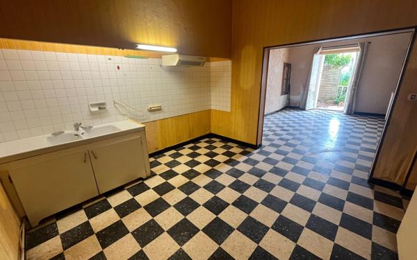 Maison à vendre    5 pièces •  Uzès