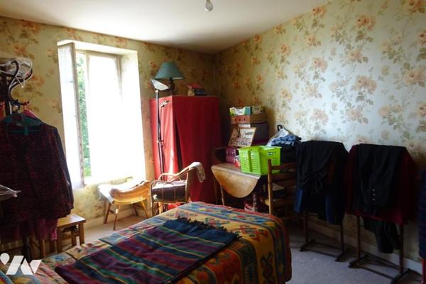 MAISON A PROXIMITE DE LA GARE-4 CHAMBRES-A RENOVER